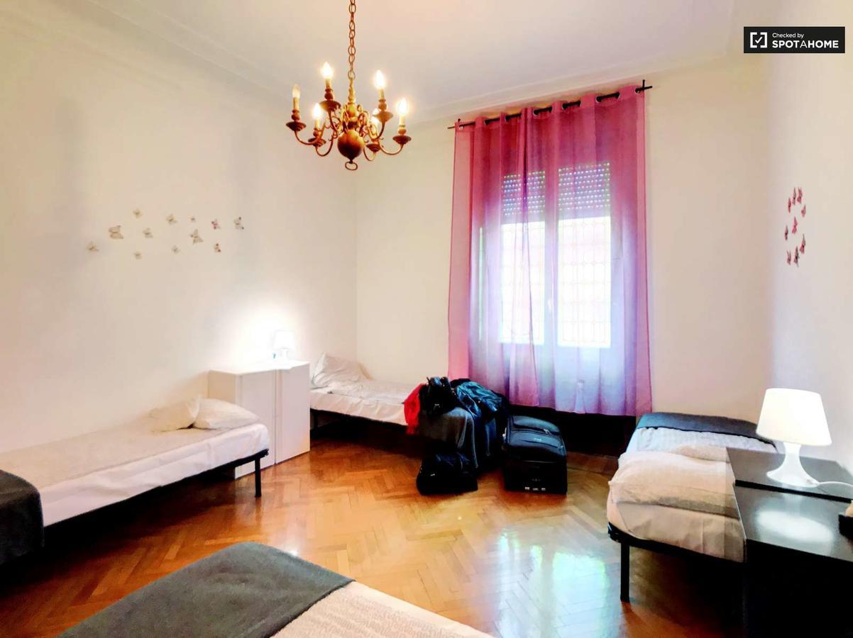 City Center Best Hostel ميلان المظهر الخارجي الصورة